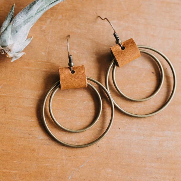 Bronze and Leather Hoop Earrings, Hoop Earrings, Double Gold Rings, Hypoallergenic, Brown Leather Bars, Antique Gold Earrings, Boho Earrings