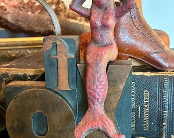 Figura de sirena / Figura decorativa de hierro fundido para estante