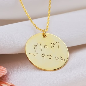 Collar personalizado para mamá escrito a mano: colgante de oro grabado a medida, regalo único para el Día de la Madre o para ocasiones especiales. Grabado de recuerdo.