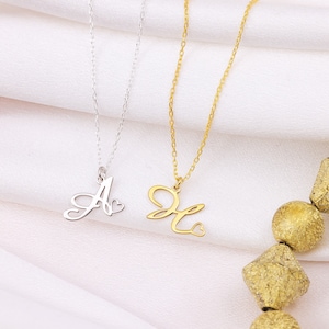 Collar de corazón de oro personalizado, colgante de inicial personalizado con corazón, collar con nombre único, regalo de joyería personalizado para ella, collar con inicial de corazón