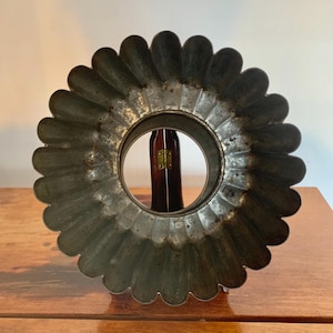 Vintage Tin Mold, Vintage Kitchen, Antique Kitchen, Penny Mold, Pudding, Cake, Jello, Moulds, Jelly - 8” diameter x 3” H