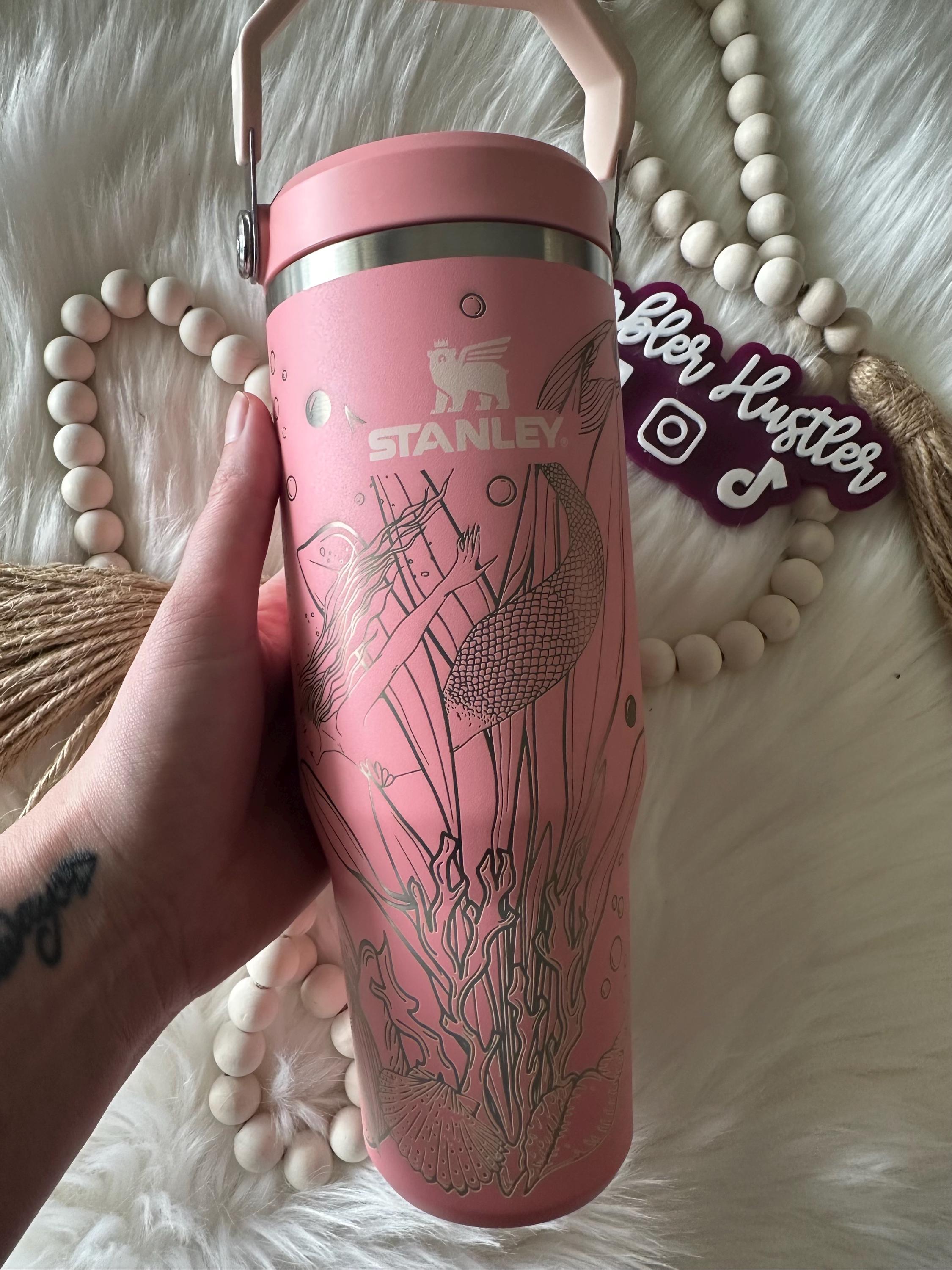 ハワイアンキャンドル 赤と白 スタンド付き Hawaiian stanley - Etsy 日本