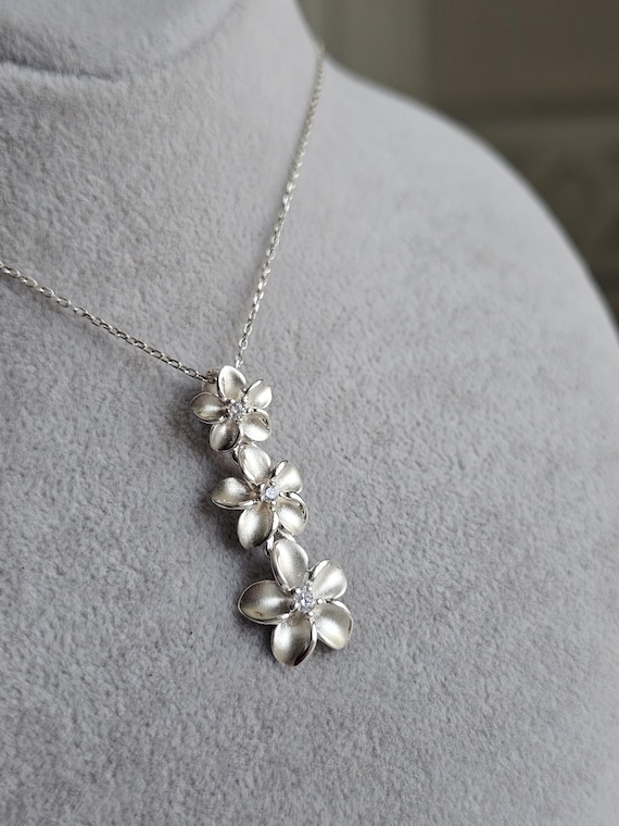 Handmade Sterling Silver Floral Necklace, Three Flower  display picture 1
