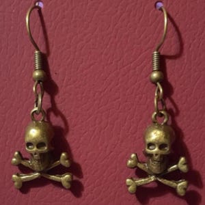 Pirate Earrings | Skull and Crossbones