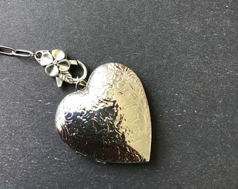 Large heart locket, photo locket, great gift idea for her