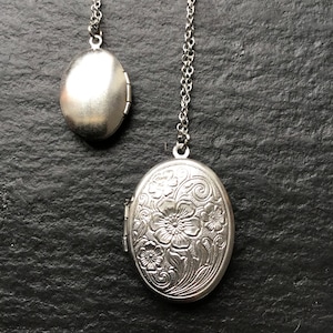Stainless steel locket, with choose your chain, great valentines gift zdjęcie 2