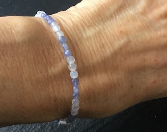 Tanzanite and white quartz bracelet, december birthstone gift, blue stone bracelet, gift idea, gemstone bracelet, tanzanite jewelry,