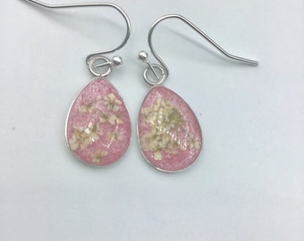 Botanical earrings, pressed flower jewelry, summer earrings, dried flower earrings, pretty and pressed