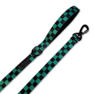 Correa ajustable para perros Ichimatsu Checker / Asa acolchada de neopreno / Herrajes de metal negro / Estampado a cuadros verdes / Inspirada en el anime
