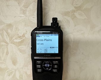 3D Printed Wall Mount for Icom ID52 & 51 – Mic Clip Cutout – Choose Your Color