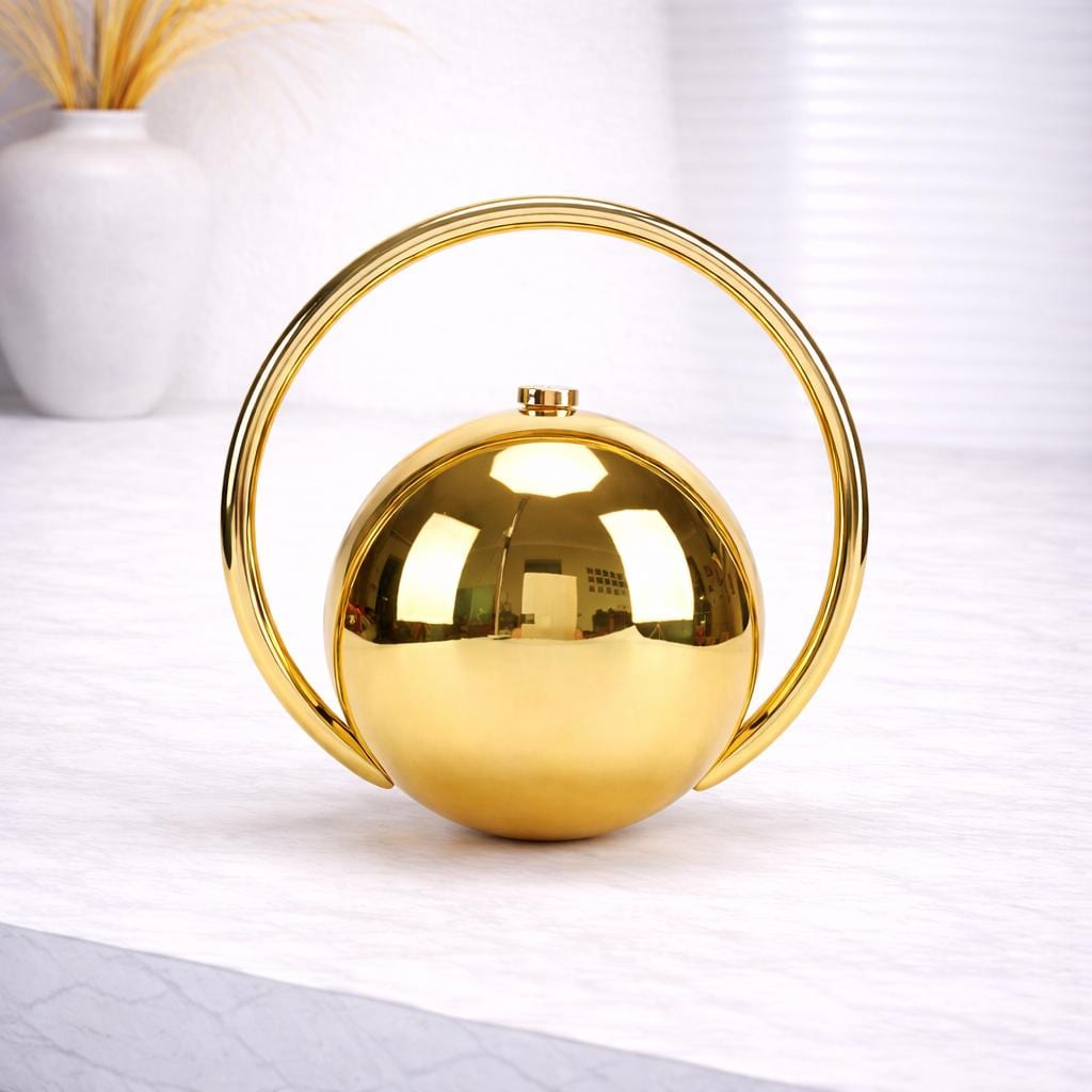 A Classy Chic Boutique Gold-Accented White Sphere Handbag Famous Brand Design Fashion Pearl Ball Shape Evening Bags  main image 3