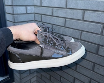 Zapatillas Guiseppe Zanotti de piel gris ante, zapatos bajos con cremallera, talla 42