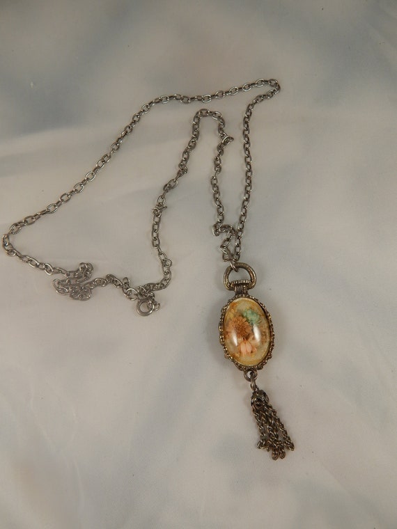 Vintage Straw Flower Pendant Necklace Gem
