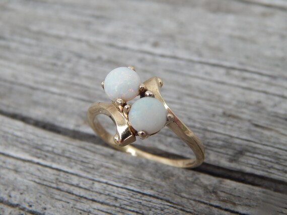 Vintage Natural Opal 10K Yellow Gold Ring Size 7.5 - image 1