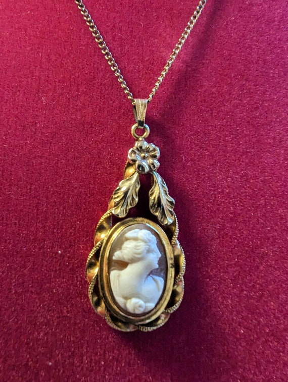 Antique 1920's Cameo Shell Pendant Necklace - image 2