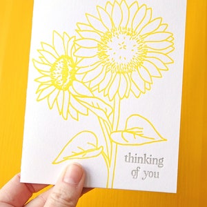 Thinking of You Handgetekende zonnebloem-boekdrukkaart: aanmoediging, steun, medeleven