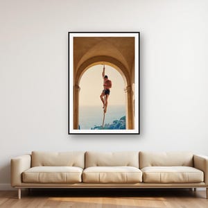 Lámina con arco para escalada con cuerda / Foto de entrenamiento de fuerza en una villa vintage (descarga digital) imagen 1