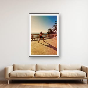 Estampado de silueta de boxeador / Foto vintage de la hora dorada en la terraza de una villa (Descarga digital) imagen 1