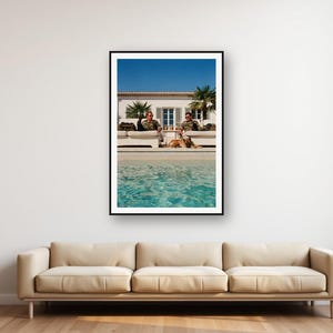 Lámina con diseño de perro militar junto a la piscina / Decoración retro de lujo con soldados vintage (descarga digital) imagen 1