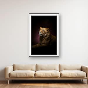 Décoration murale Lionne | Affiche Lionne avec cadre en laiton | Décoration animale noir et or (Téléchargement numérique) image 1