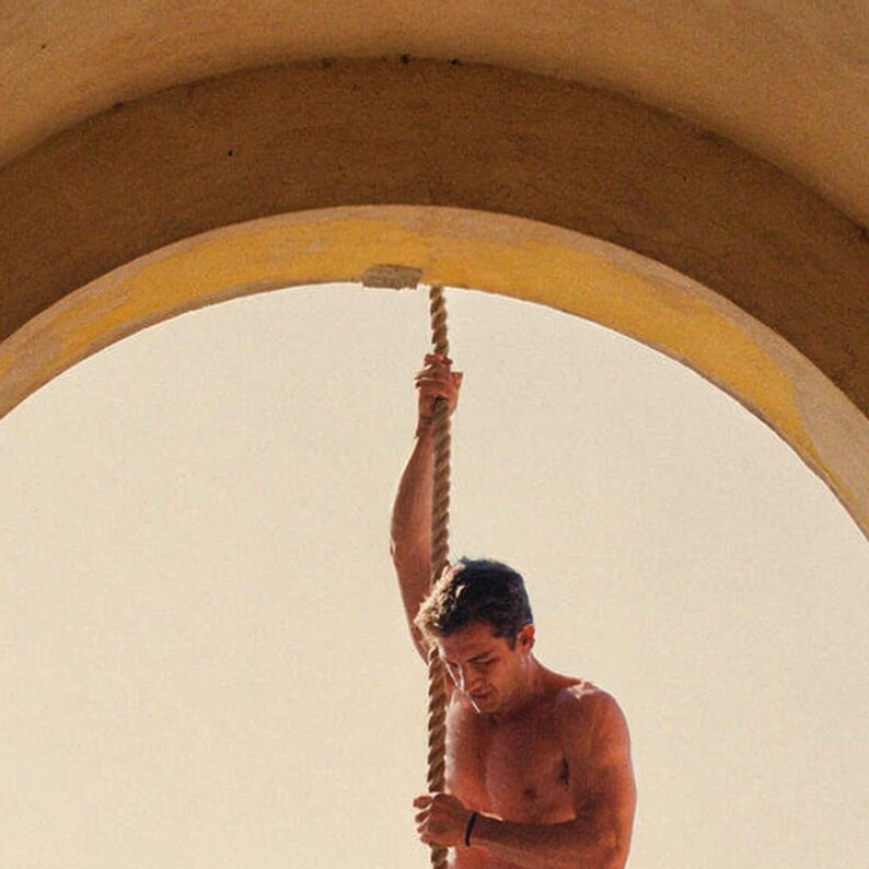 Lámina con arco para escalada con cuerda / Foto de entrenamiento de fuerza en una villa vintage (descarga digital) imagen 4