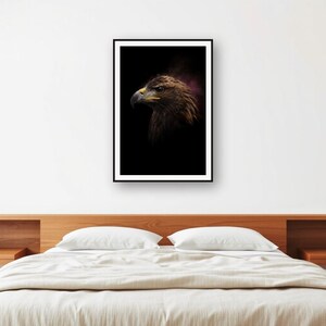 Lámina decorativa de águila real para pared / Lámina con borde de latón, decoración de aves en negro y dorado (descarga digital) imagen 2