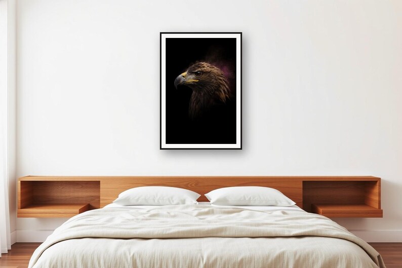 Lámina decorativa de águila real para pared / Lámina con borde de latón, decoración de aves en negro y dorado (descarga digital) imagen 2