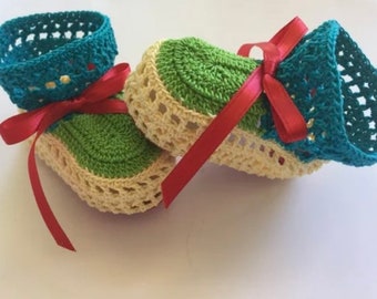 Colorful crocheted baby booties, newborn to three month old baby girl or baby boy booties, crib shoes, crocheted baby booties, photo prop