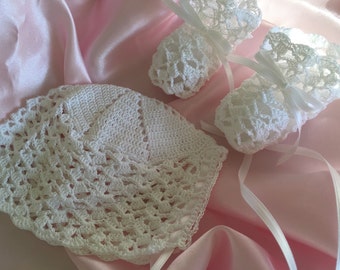 Crocheted christening set, christening booties, christening bonnet, crocheted baby bonnet, baby girl christening set, heirloom booties