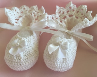 Baby booties, crocheted booties, newborn baby booties, christening booties, ballerina shoes, baby girl booties, blessing booties, booties