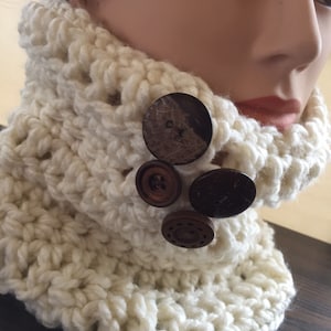 Crocheted off-white women's cowl, bulky cowl, circular ladies scarf, cowl with buttons, women's accessory, crochet cowl
