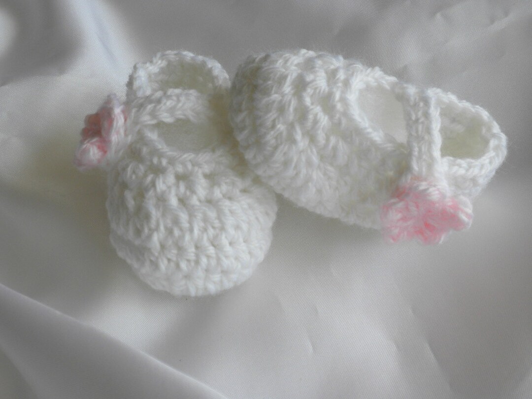 Crochet Baby Booties, Mary Jane Booties, Mary Janes, Newborn Baby