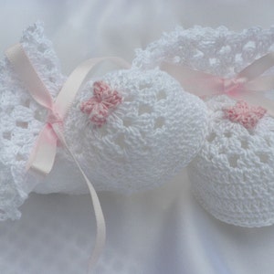 White Crocheted Baby Booties, Christening Booties, White Booties with Pink Flower, Newborn Baby Booties, Heirloom Booties, Blessing Booties