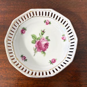 Porcelain trinket dish with roses • Grannycore Grandma stuff cottagecore by Schumann Bavaria Germany
