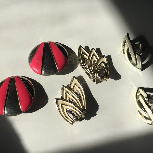 Vintage mid-century wearable craft lot destash clip-on earrings silver tone enamel pink white