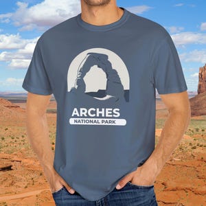 Arches National Park T-Shirt - Vintage National Park Tee - Outdoor Adventure Apparel - Nature Lover Gift - Unisex Graphic Tee