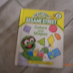 1989 On My Way With Sesame Street Colors and Shapes Volume 6 Oscar the Grouch HB Book