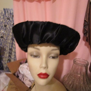 Vintage Union Made USA Black Velvet‎ Hat with Pearl Accent Old Money Union Made Black Hat - Etsy - Page 3 main image 4