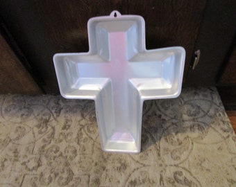 Vintage Wilton Cross Aluminum Cake Pan for Easter