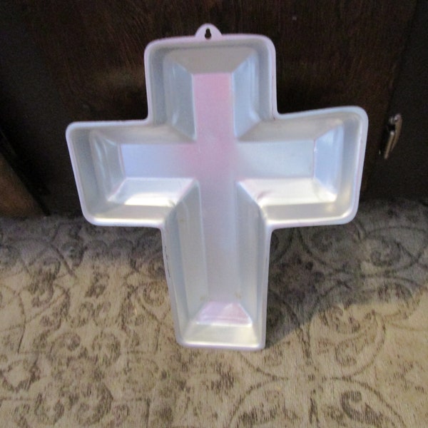 Vintage Wilton Cross Aluminum Cake Pan for Easter