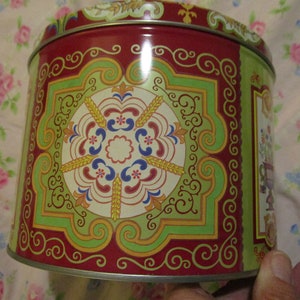 Vintage Pretty Round Cookie Tin Can Red Green Gold Blue White