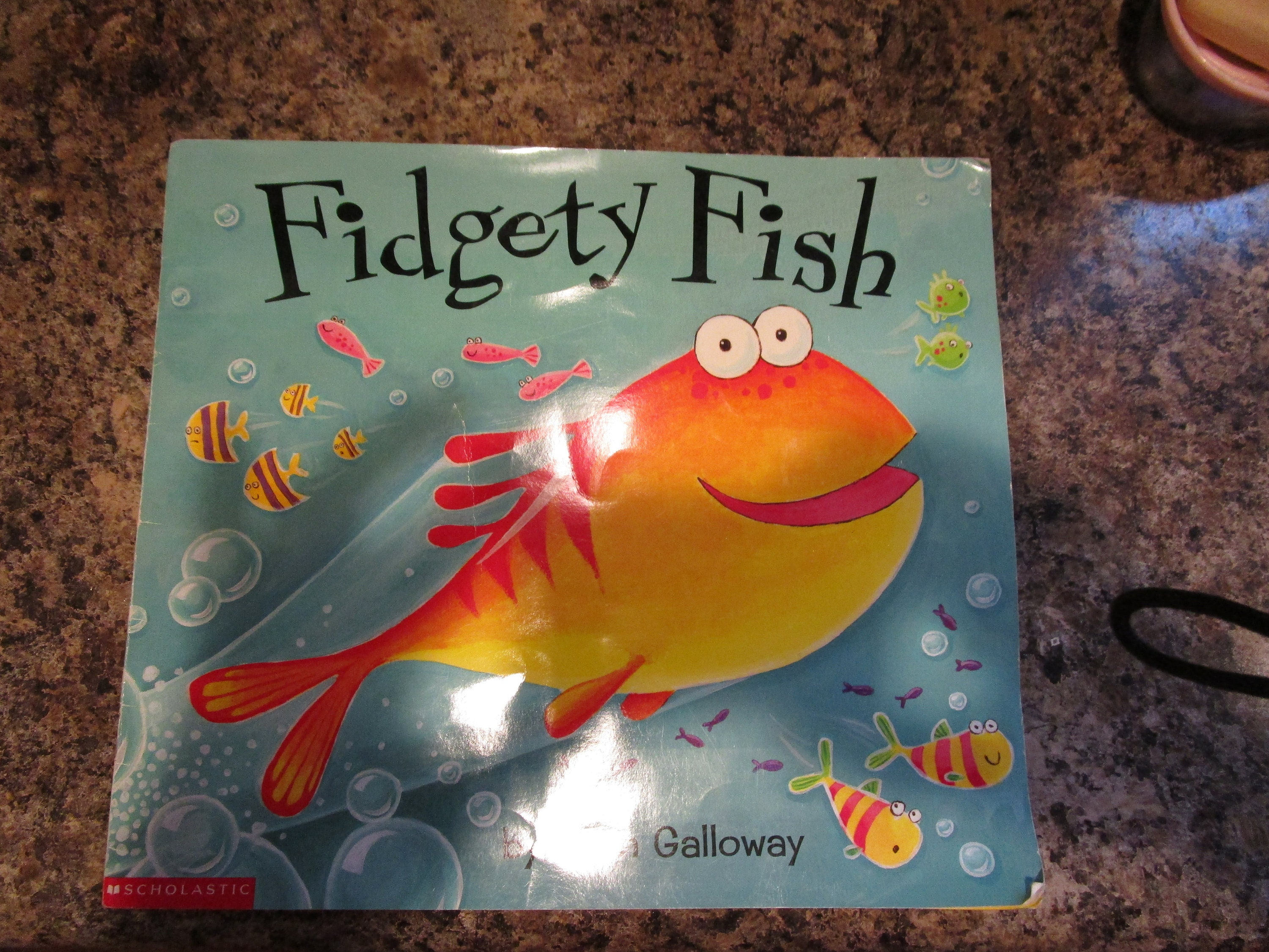 fidgety fish and friends box set GALLOWAY RUTH: 9781848957244: Books the fish flingers fit comfortably on a finger Fidgety Fish and Friends book