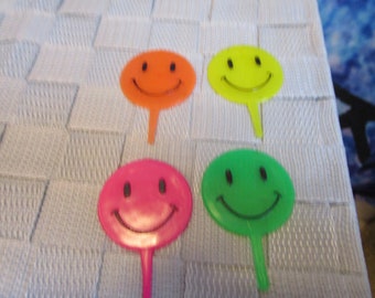 Vintage Lot of 4 Hard Plastic Happy Faces Cake Cupcake Toppers