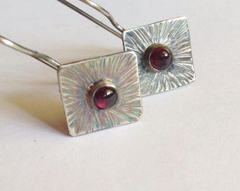 Garnet Earrings with Textured Sunburst Pattern - January Birthstone - 25th Anniversary Gift