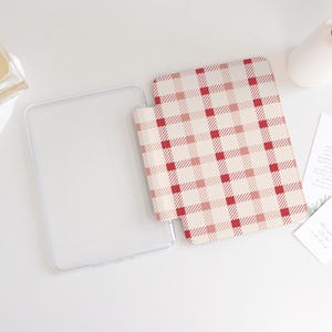 Custodia trasparente con retro rosso a quadri per Kindle 2024, custodia Kindle nuova di zecca, custodia Kindle personalizzata per tutti i modelli Kindle Paperwhite 6,8" e 7" 2022 Kindle 6"