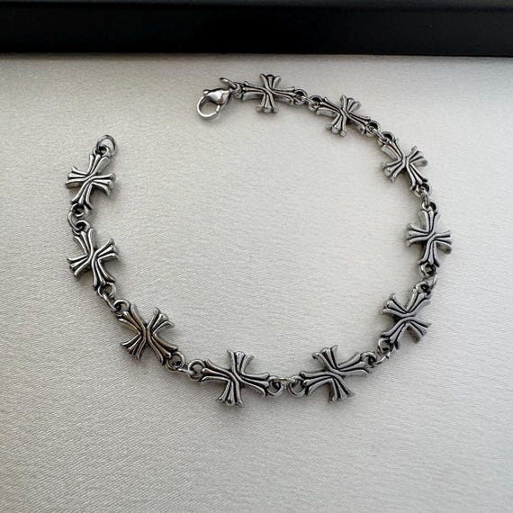 アクセサリー Vintage 50s Silver Chain Cross Bracelet Sterling Silver Iron Cross Bracelet. For Sale at Ruby Lane