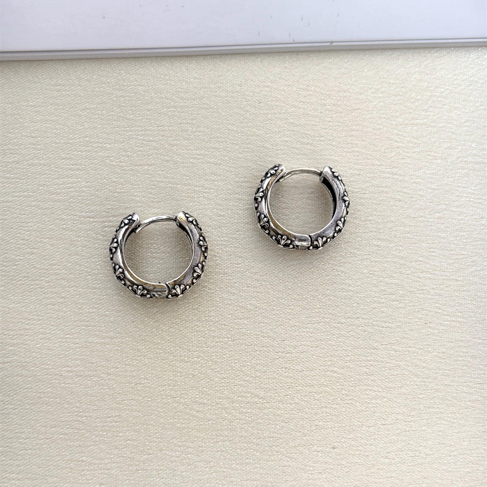 ピアス Luxury Street Wear ICE Silver Earrings Semi Circle unisexual 71yCG3Mh8CL._AC_SY675_.jpg