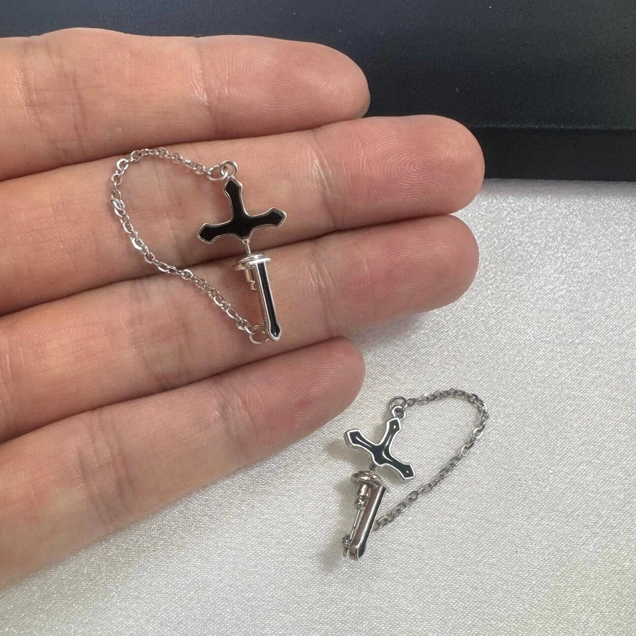 Boucles D'oreilles Croix Vissées Dorées - Streetwear Hip Hop Unisexe - Neuves