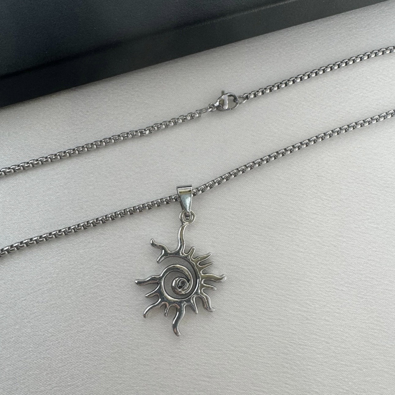Liitata Collana a vita alla moda con ciondolo a forma di sole, cintura in metallo, stile vintage, cintura cava punk hip hop, cintura in vita per jeans, abito maglione, cappotto – 1