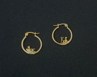 Orecchini a cerchio placcati in oro con angelo e demone per donna